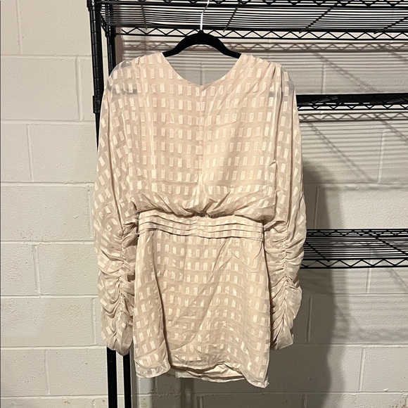 House of Harlow 1960 Beige Patterned Long Sleeve Dress - mordernwear.com House of Harlow 1960 Beige Patterned Long Sleeve Dress - mordernwear.com